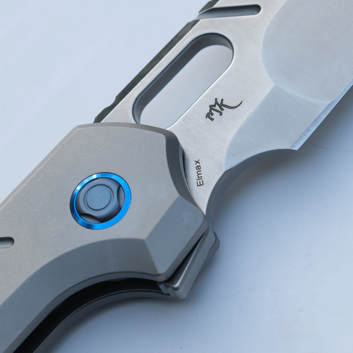 WMK EXCLUSIVE VOSTEED RSKAOS FOLDING KNIFE GRAY TITANIUM HANDLE W/ BLUE HARDWARE ELMAX WHARNCLIFFE BLADE