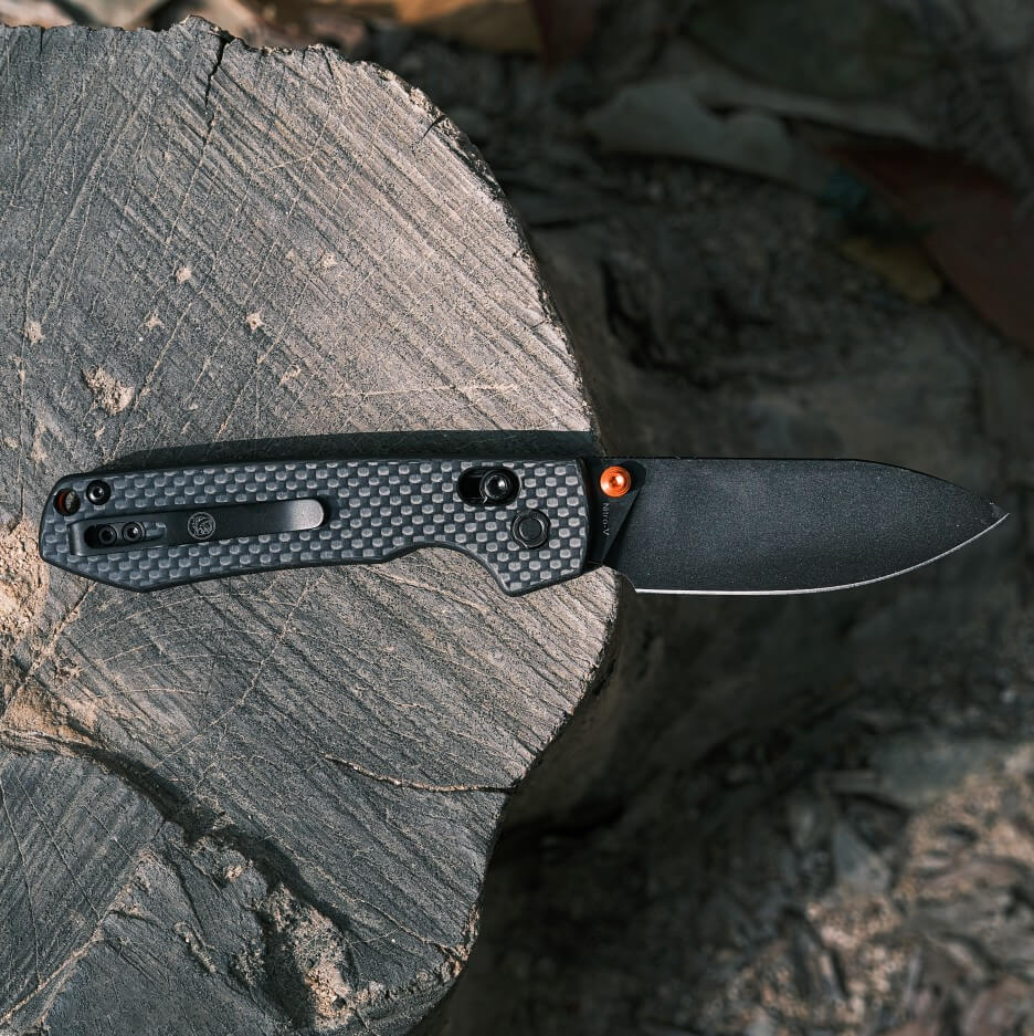 Raccoon® - Crossbar Lock Knife (3.25" Nitro-V Blade & Carbon Fiber Handle) - A0530